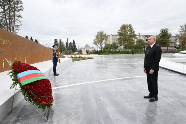 Prezident İlham Əliyev Anım Günü ilə əlaqədar Vətən müharibəsi şəhidlərinin xatirəsini bir dəqiqəlik